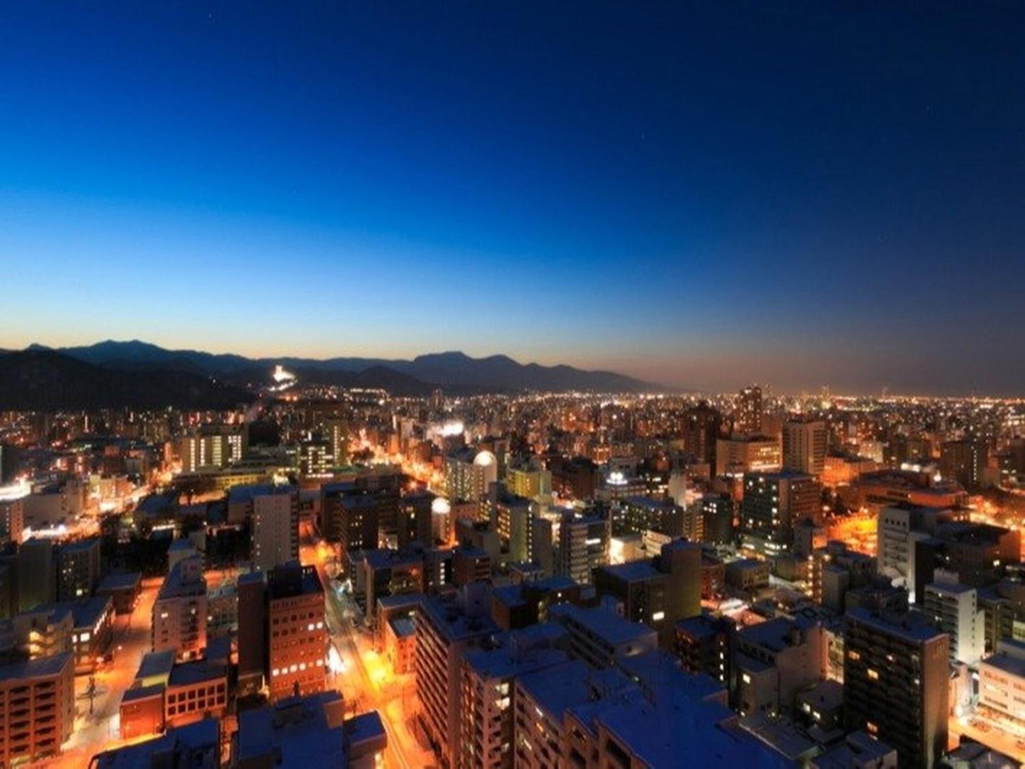 Sapporo Prince Hotel Eksteriør billede Santiago skyline at night